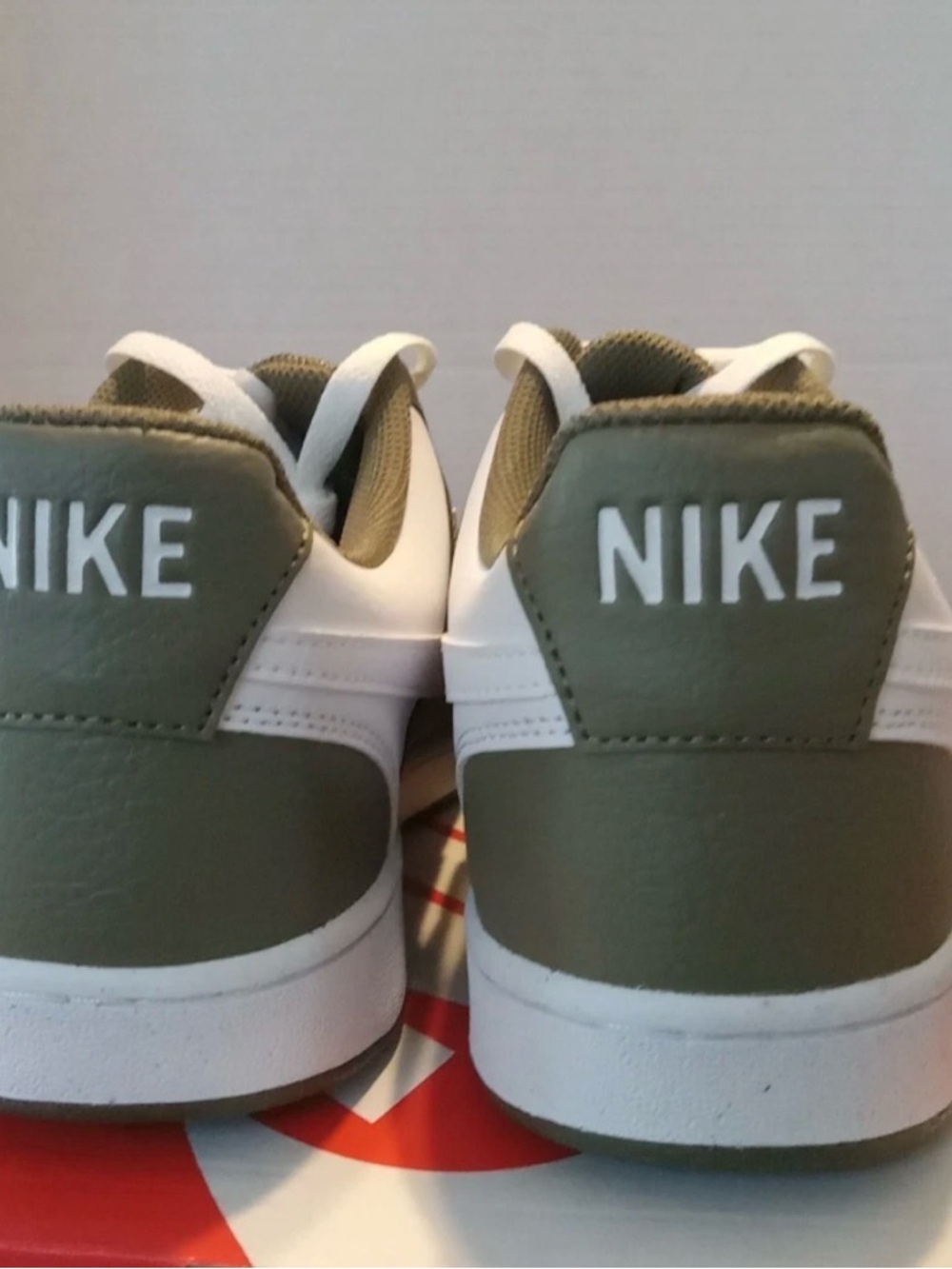 Nike Men’s Court Vision Low Sneakers - White & Olive - Size 10.5 - Picture 2 of 5